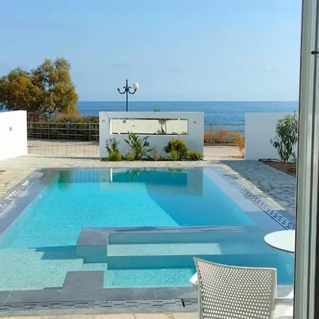Marina Hills Im Kretischen Stil Mit Privatpool Direkt In Strandnaehe Makrýgialos